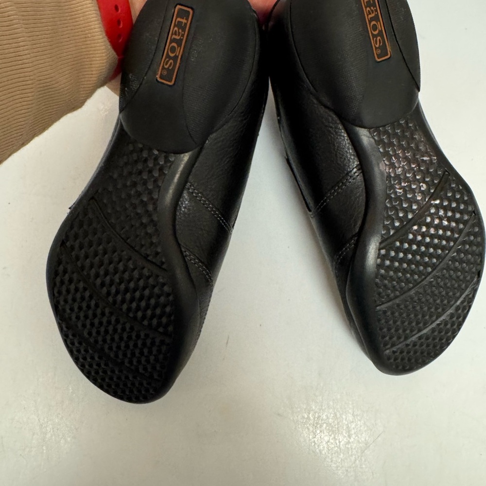 Taos Footwear Black Leather Loafers - Picture 4 of 7